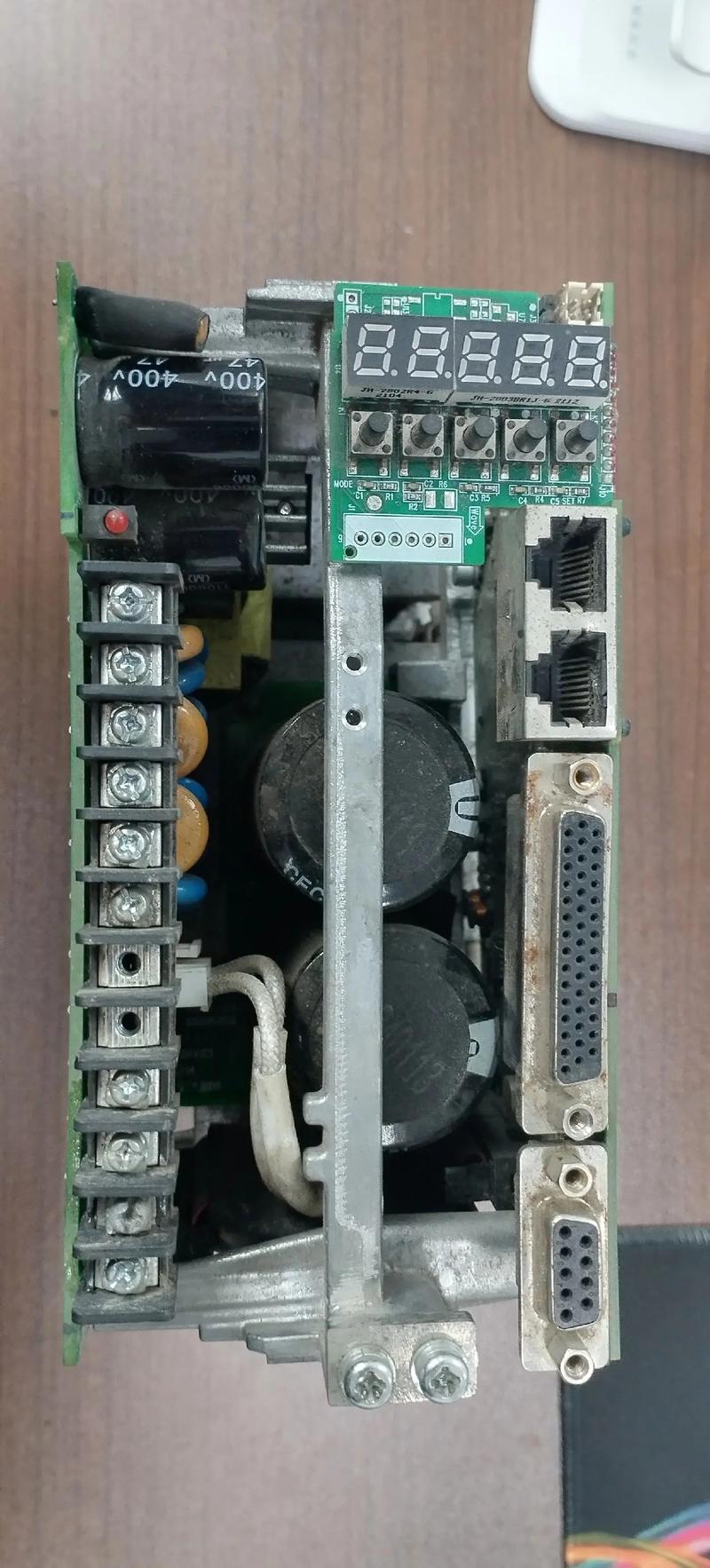 伺服電機(jī)插頭怎么拆下來，伺服電機(jī)修理廠
